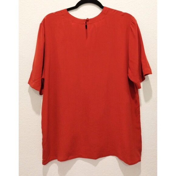 Christi and Jill Red 100% Silk Crew Neck Short Sleeve Blouse - Picture 4 of 13